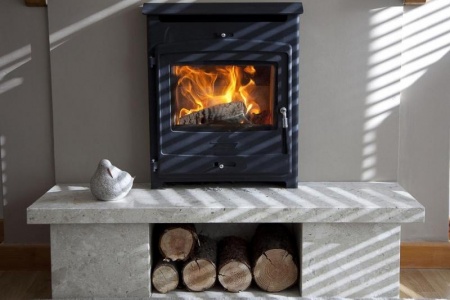 Guide essentiel pour la pose d'un po&ecirc;le &agrave; bois &agrave; ARNEKE